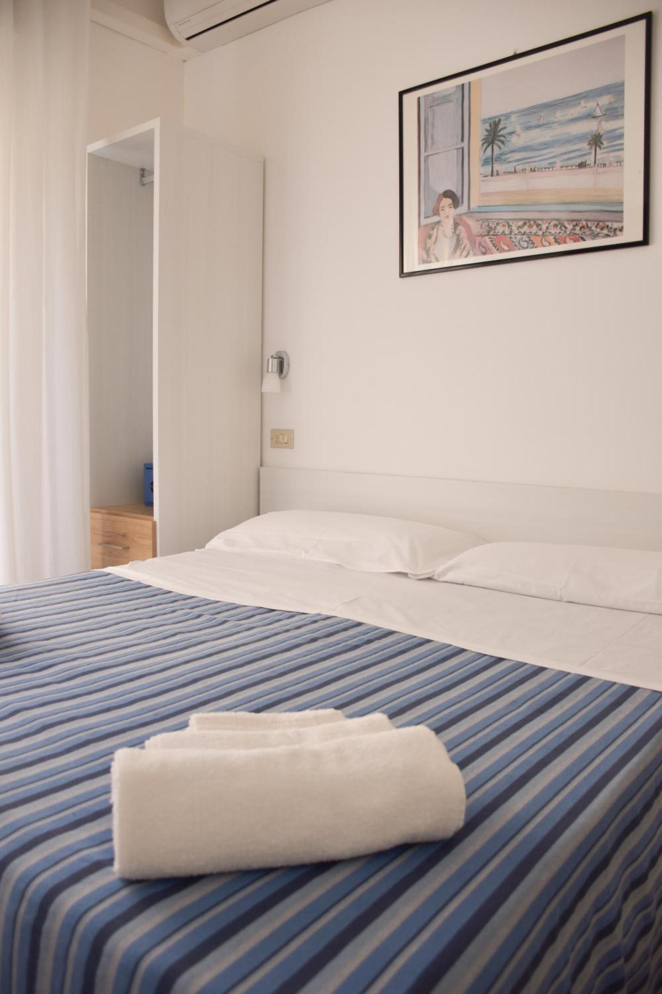 Hotel Los Angeles - Fronte Mare Riccione Exterior photo