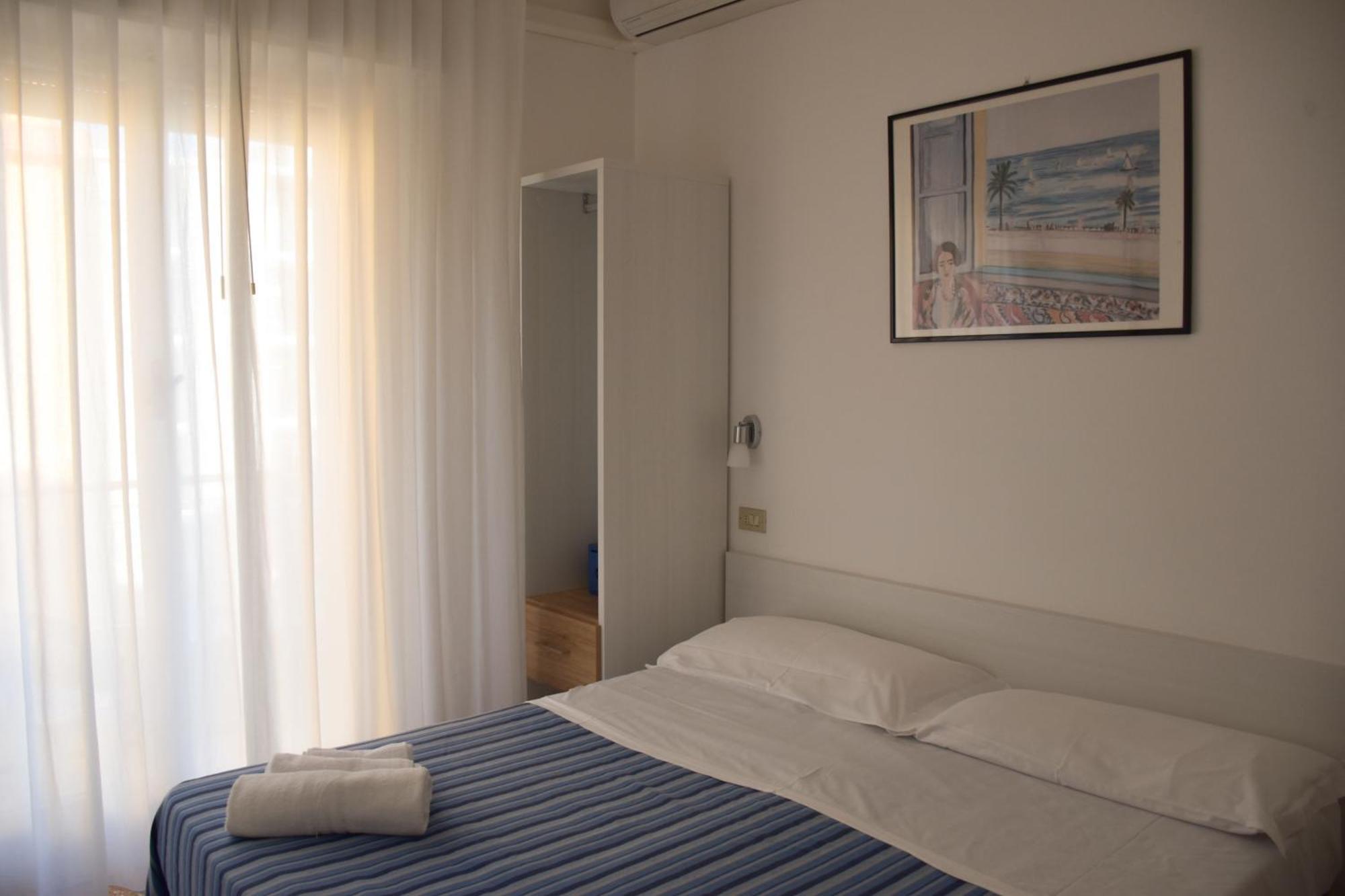 Hotel Los Angeles - Fronte Mare Riccione Exterior photo