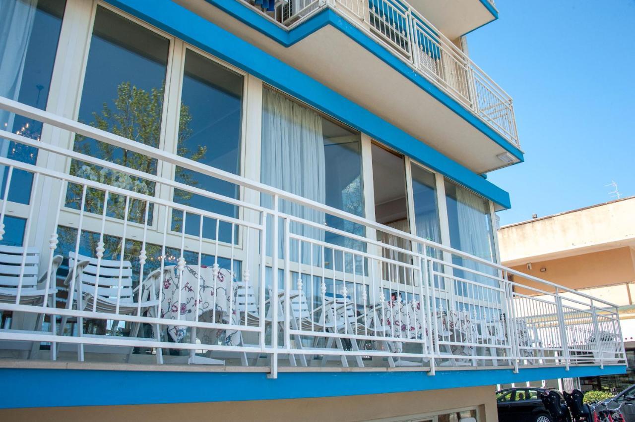 Hotel Los Angeles - Fronte Mare Riccione Exterior photo